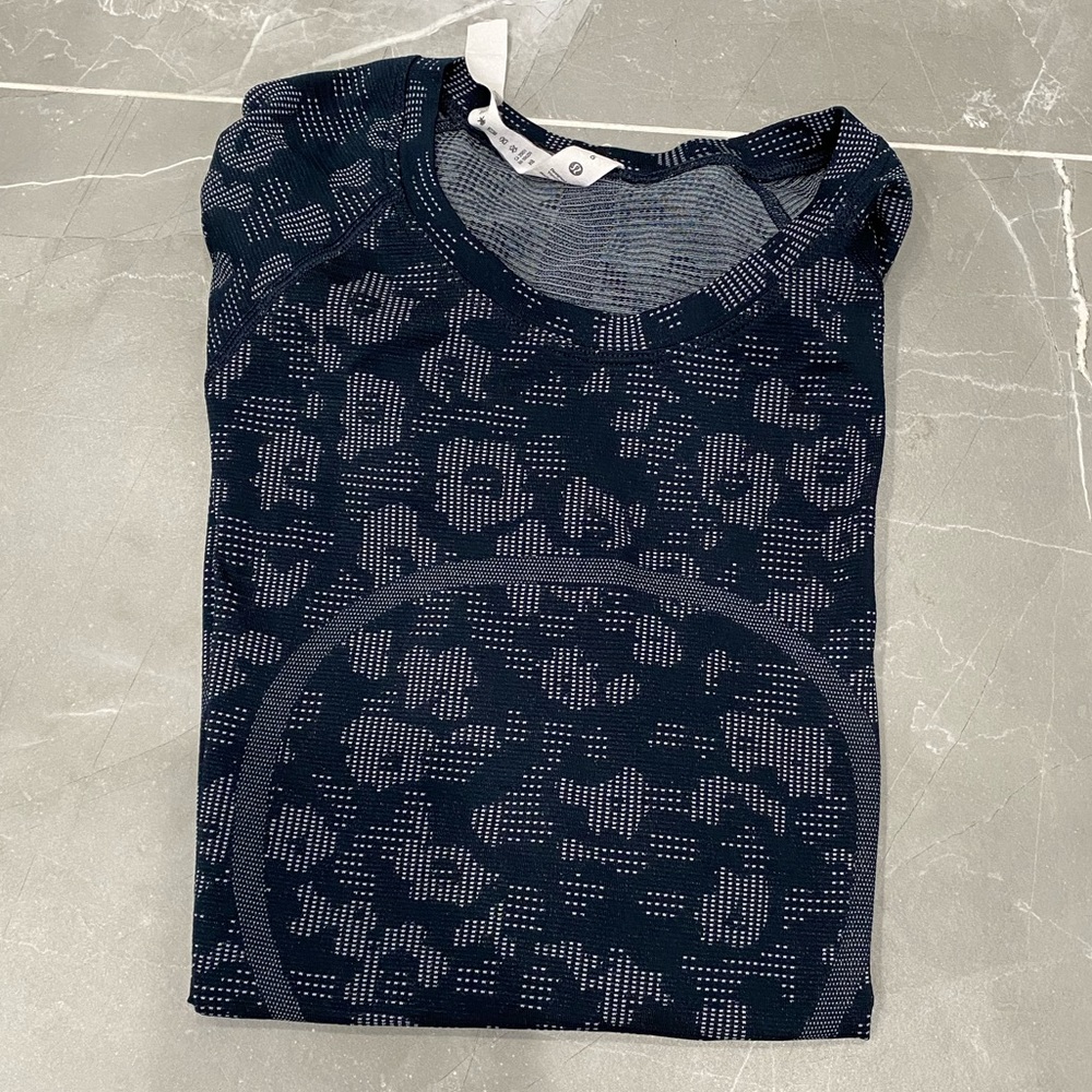 Lulu lemon swiftly tech short sleeve